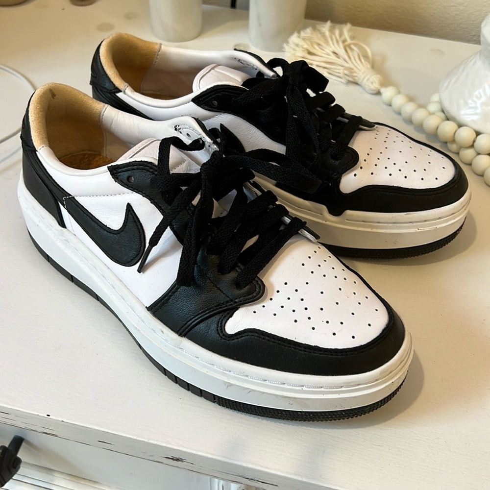 Brand new elevated panda Nike womens sneakers